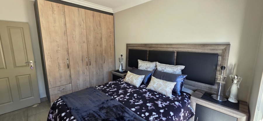 5 Bedroom Property for Sale in Island View Western Cape
